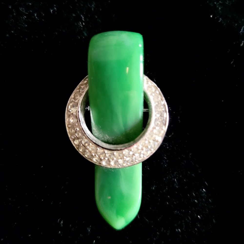 CROWN TRIFARI GREEN LUCITE RHINESTONE BUCKLE PIN